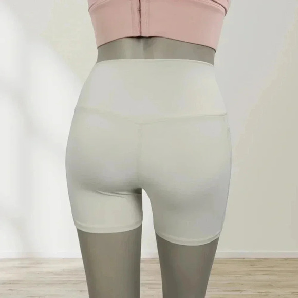 Pedigree eMPWR Women High-Waist Workout Shorts | Dual Pockets | No Front Seam - Picture 3 of 5